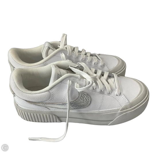 Shoes Sneakers By Nike In White, Size: 7