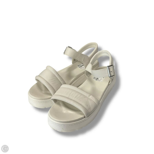 Sandals Designer By Ugg In White, Size: 8.5