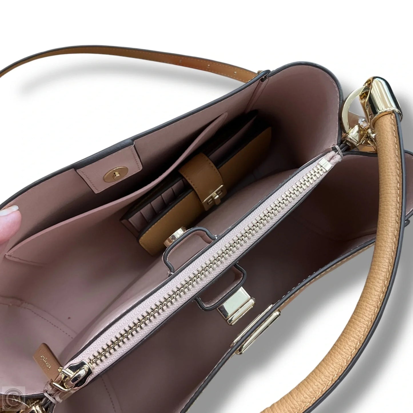 Crossbody Designer By Kate Spade, Size: Large