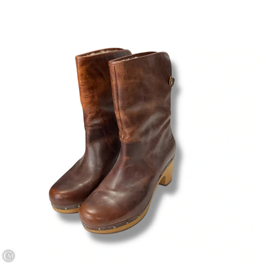 Boots Designer By Ugg In Brown, Size: 8