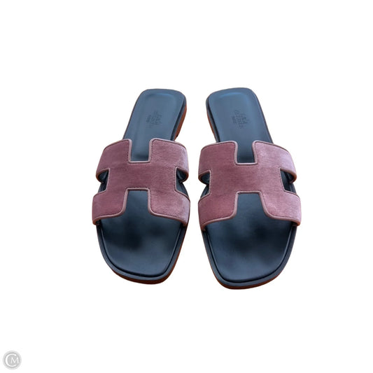 Sandals Luxury Designer By Hermes In Pink, Size: 6.5