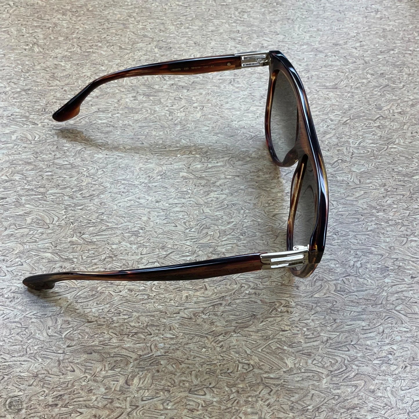 Sunglasses Luxury Designer By Clothes Mentor, Size: Large