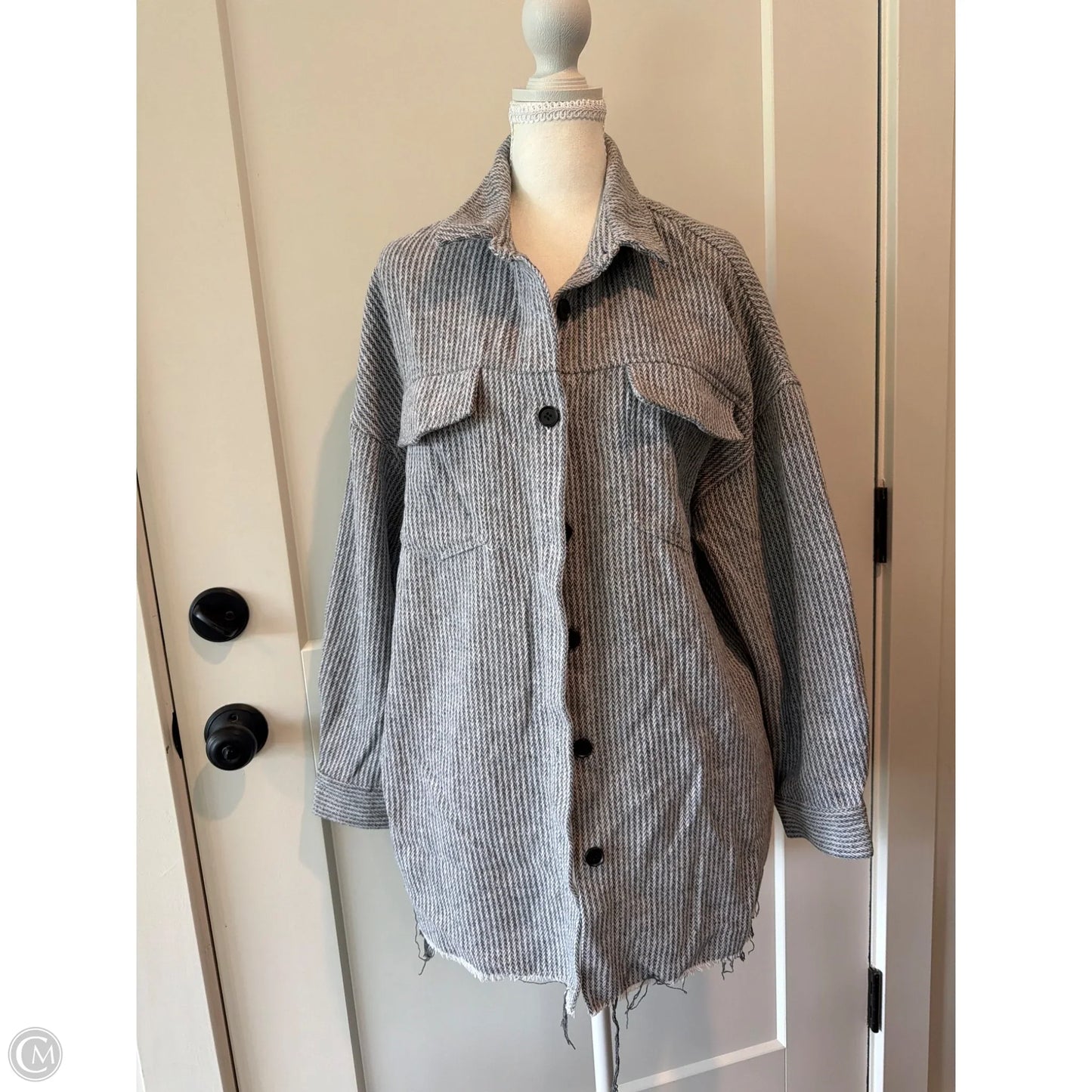 Jacket Shirt By Clothes Mentor In Grey, Size: L