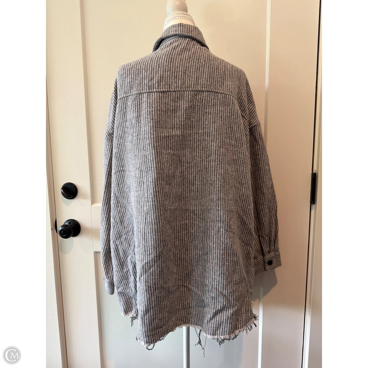 Jacket Shirt By Clothes Mentor In Grey, Size: L