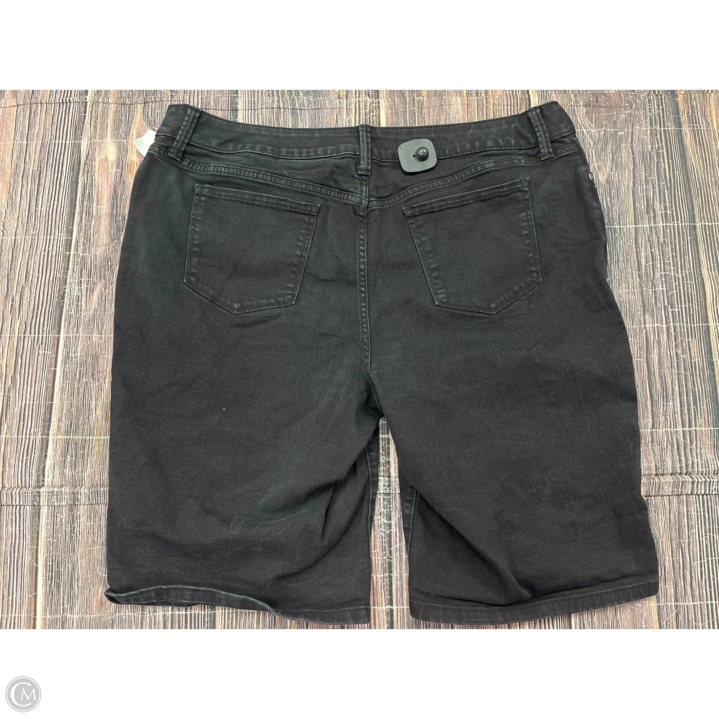 Shorts By St Johns Bay In Black, Size: 20