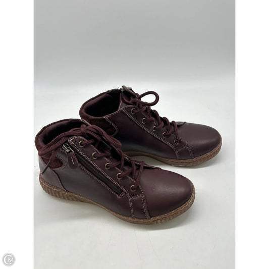 Boots Ankle Flats By Clarks In Maroon, Size: 8.5