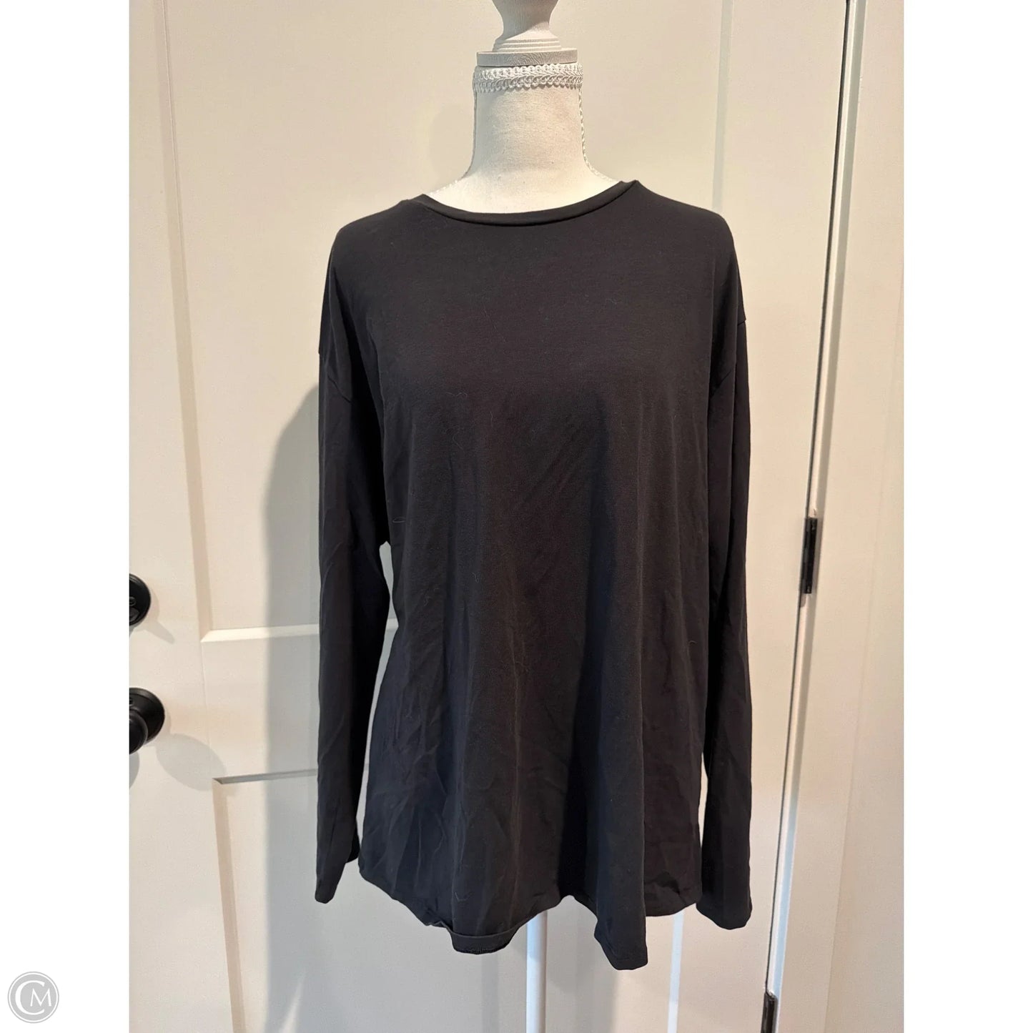 Athletic Top Long Sleeve Crewneck By Lululemon In Black, Size: L
