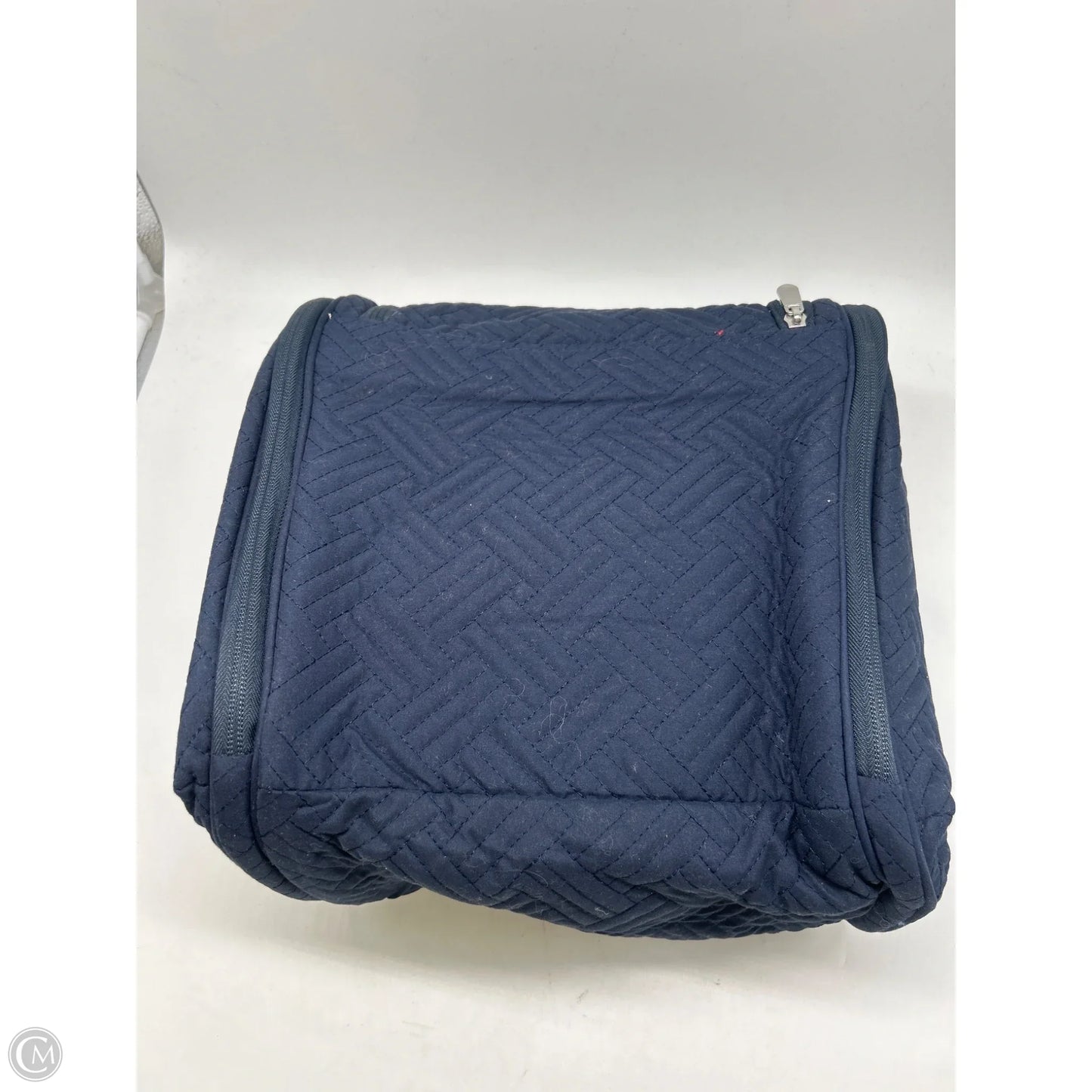 Makeup Bag By Clothes Mentor, Size: Medium