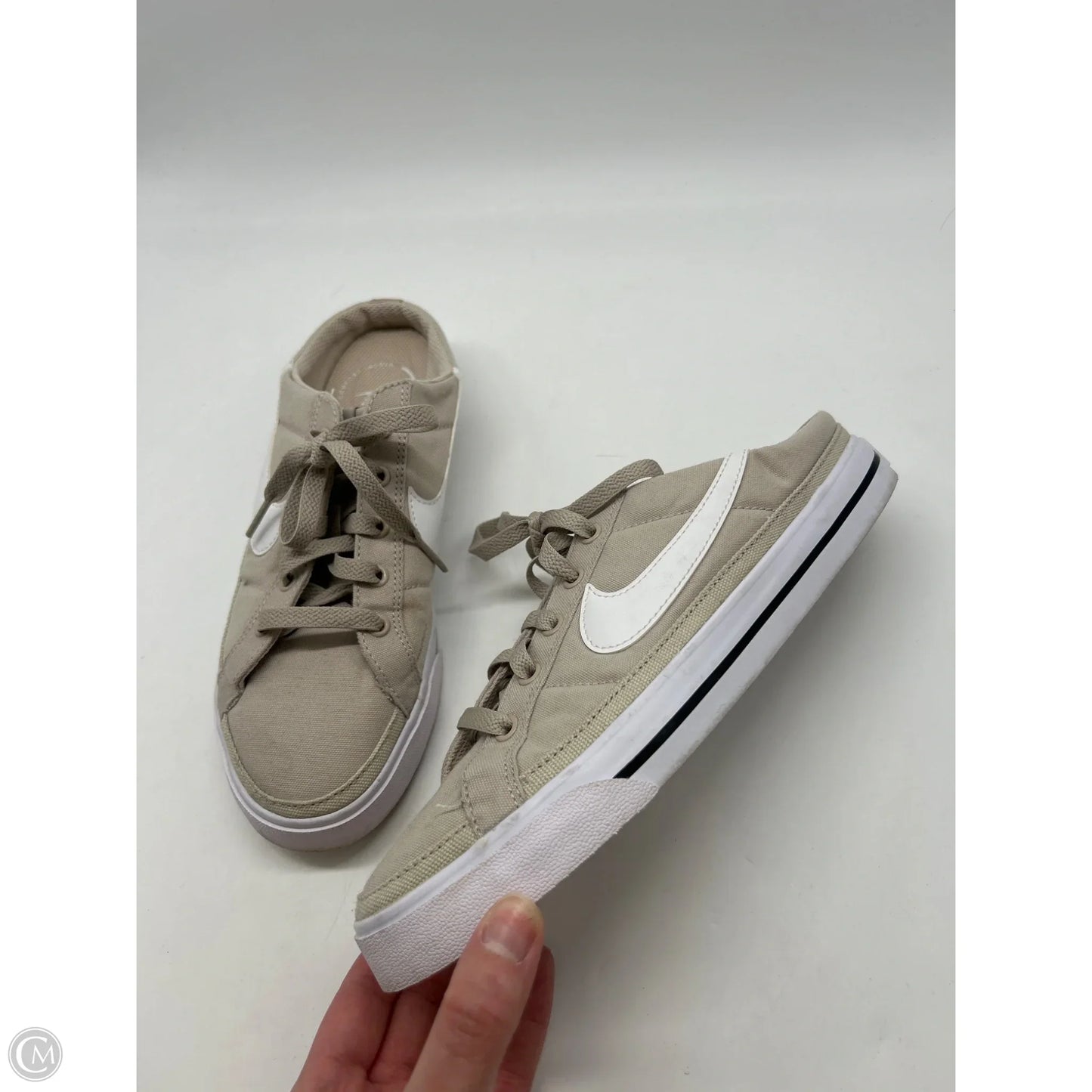 Shoes Sneakers By Nike In Tan, Size: 8