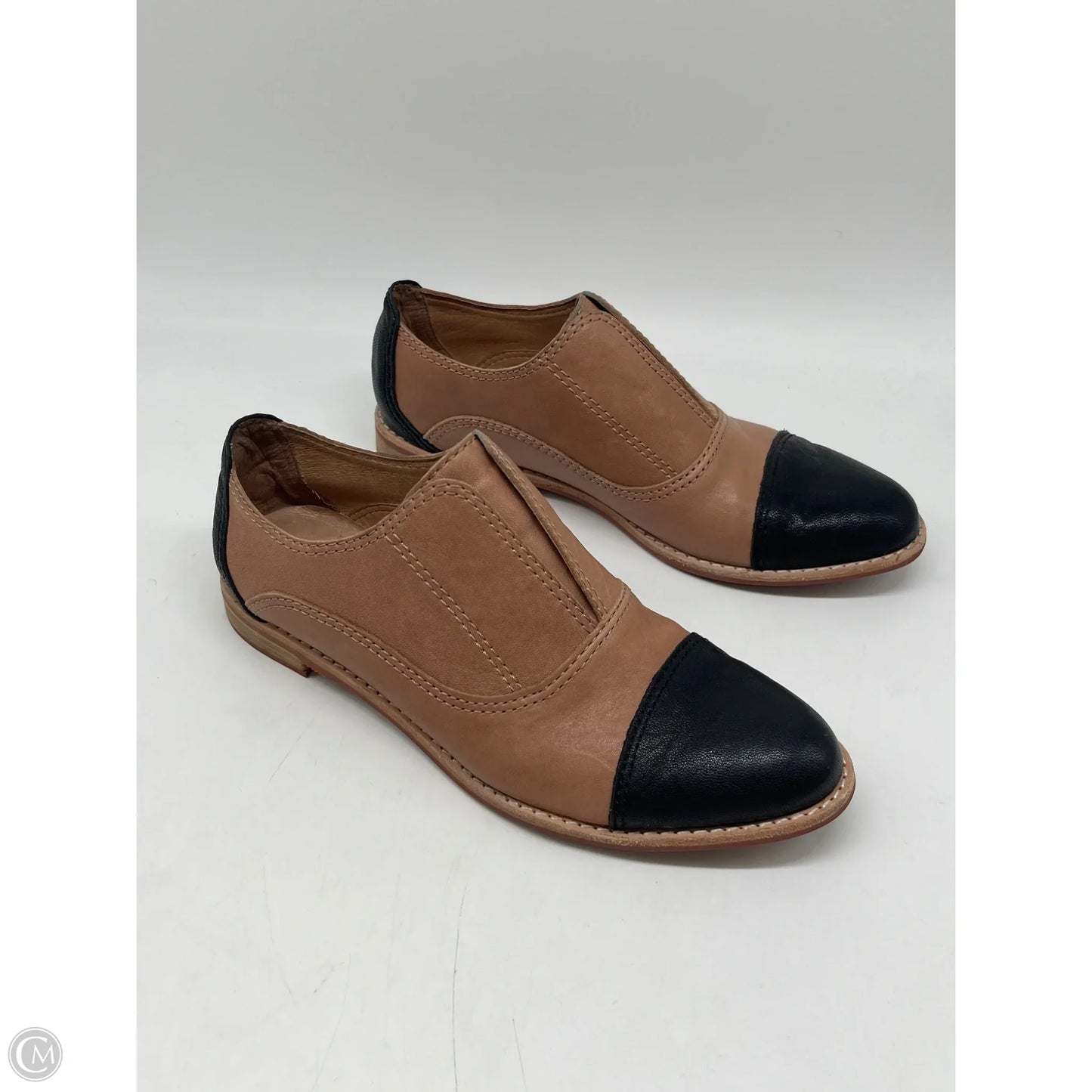 Shoes Flats By Cmb In Tan, Size: 7.5