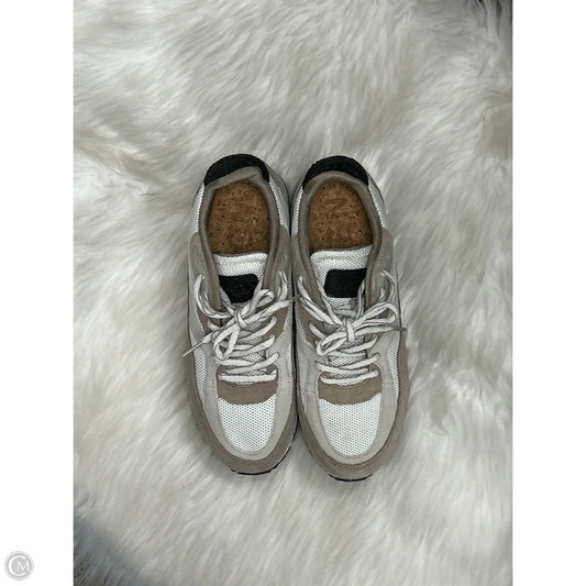 Shoes Sneakers By Clothes Mentor In Tan, Size: 10