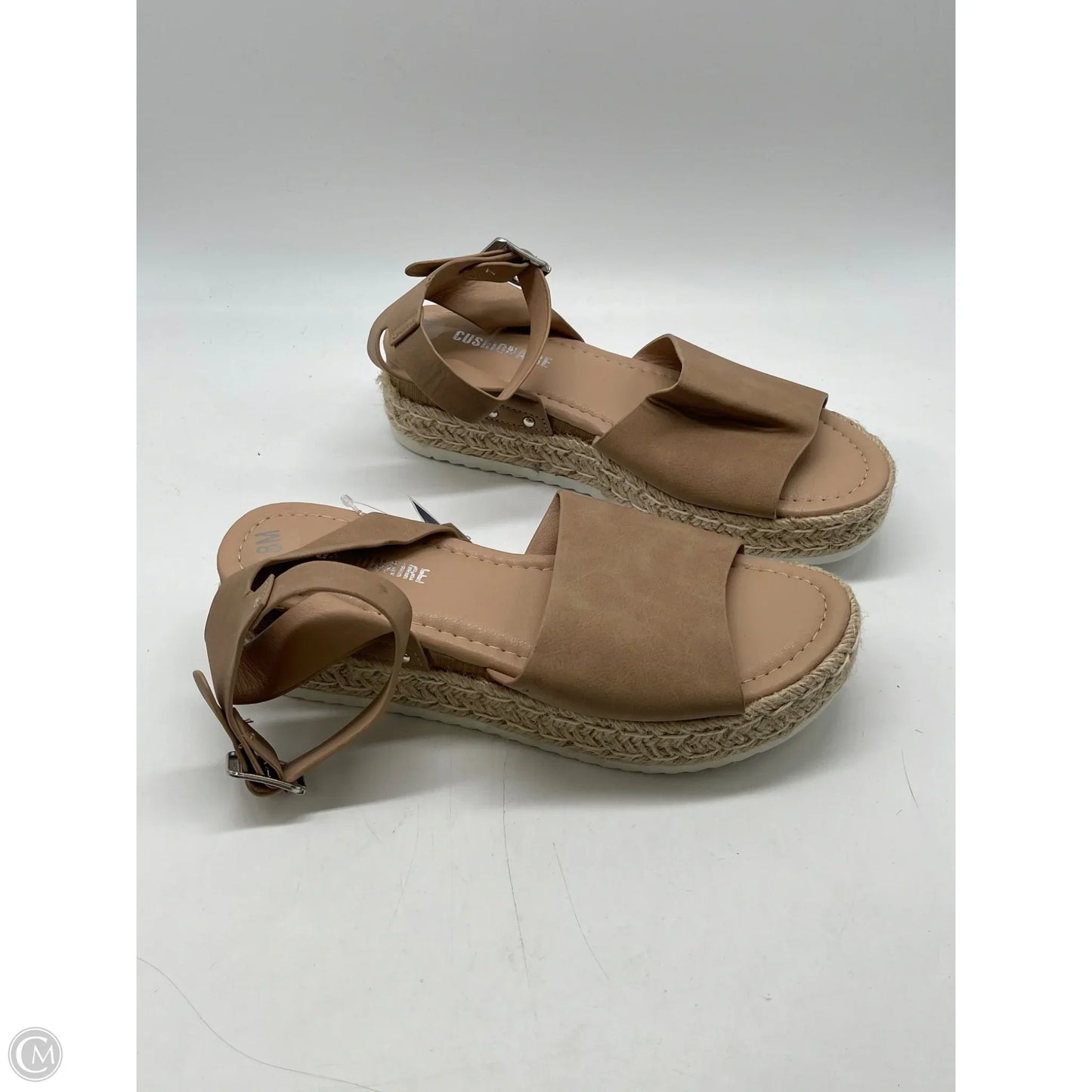 Sandals Flats By Cushionaire In Tan, Size: 8