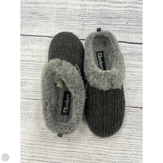 Shoes Flats By Skechers In Grey, Size: 7