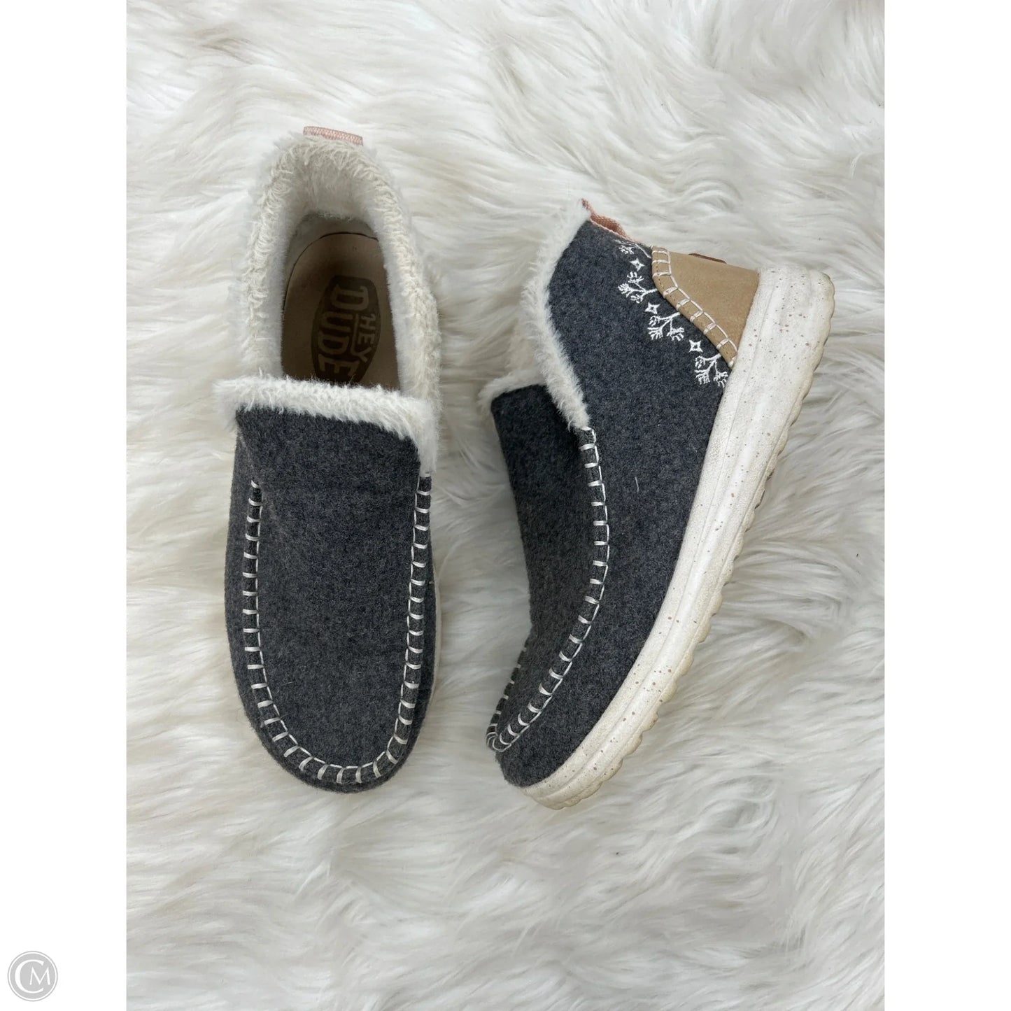 Shoes Flats By Hey Dude In Grey, Size: 7
