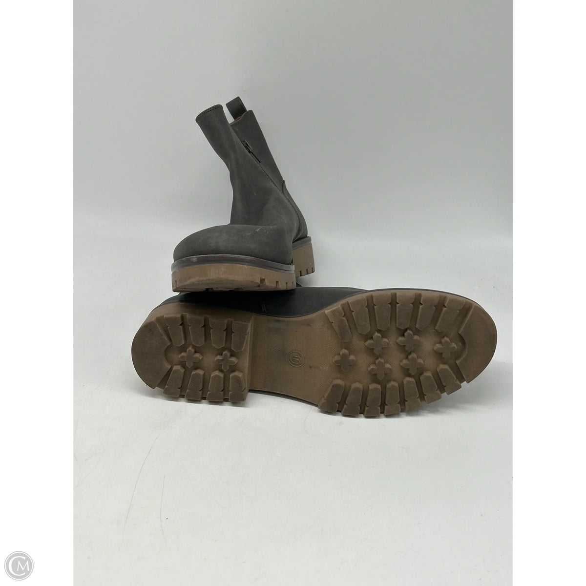 Boots Ankle Flats By Clothes Mentor In Grey, Size: 10