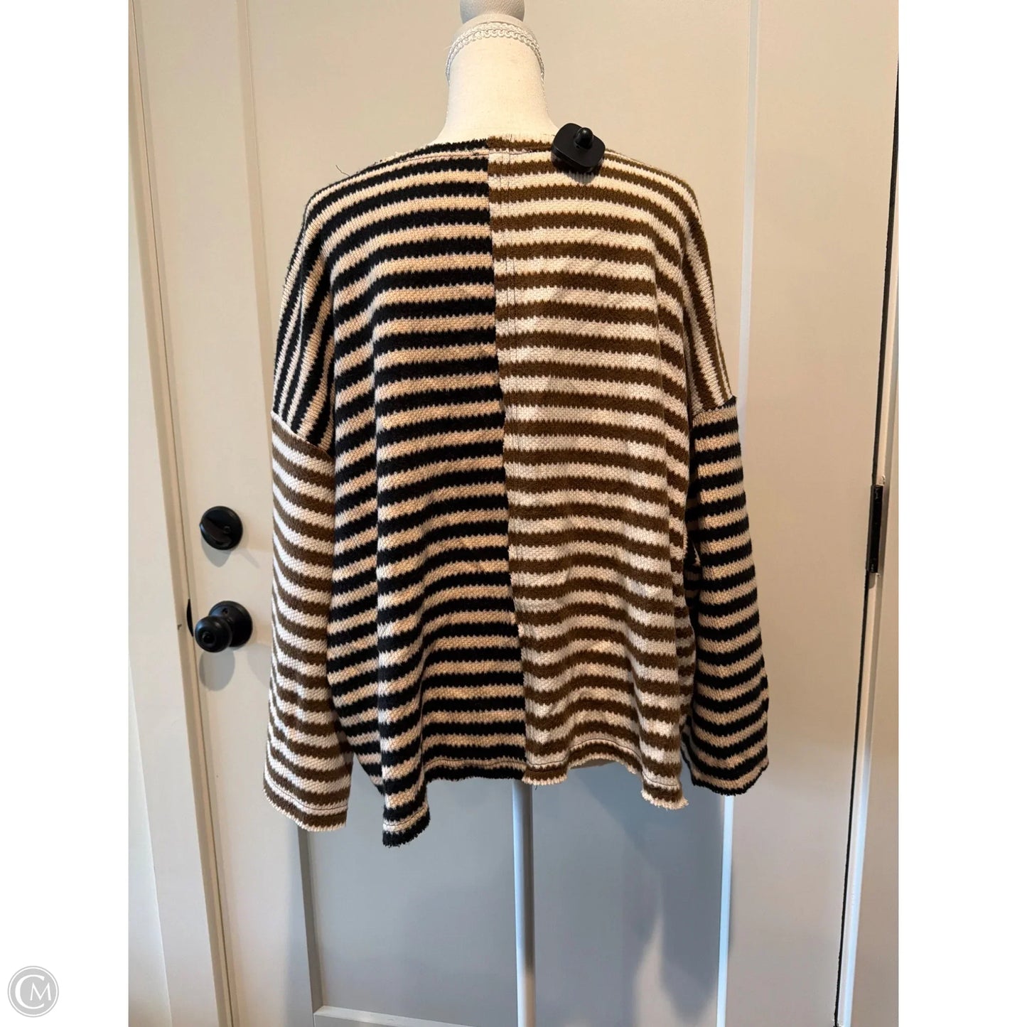 Top Short Sleeve By Easel In Striped Pattern, Size: M