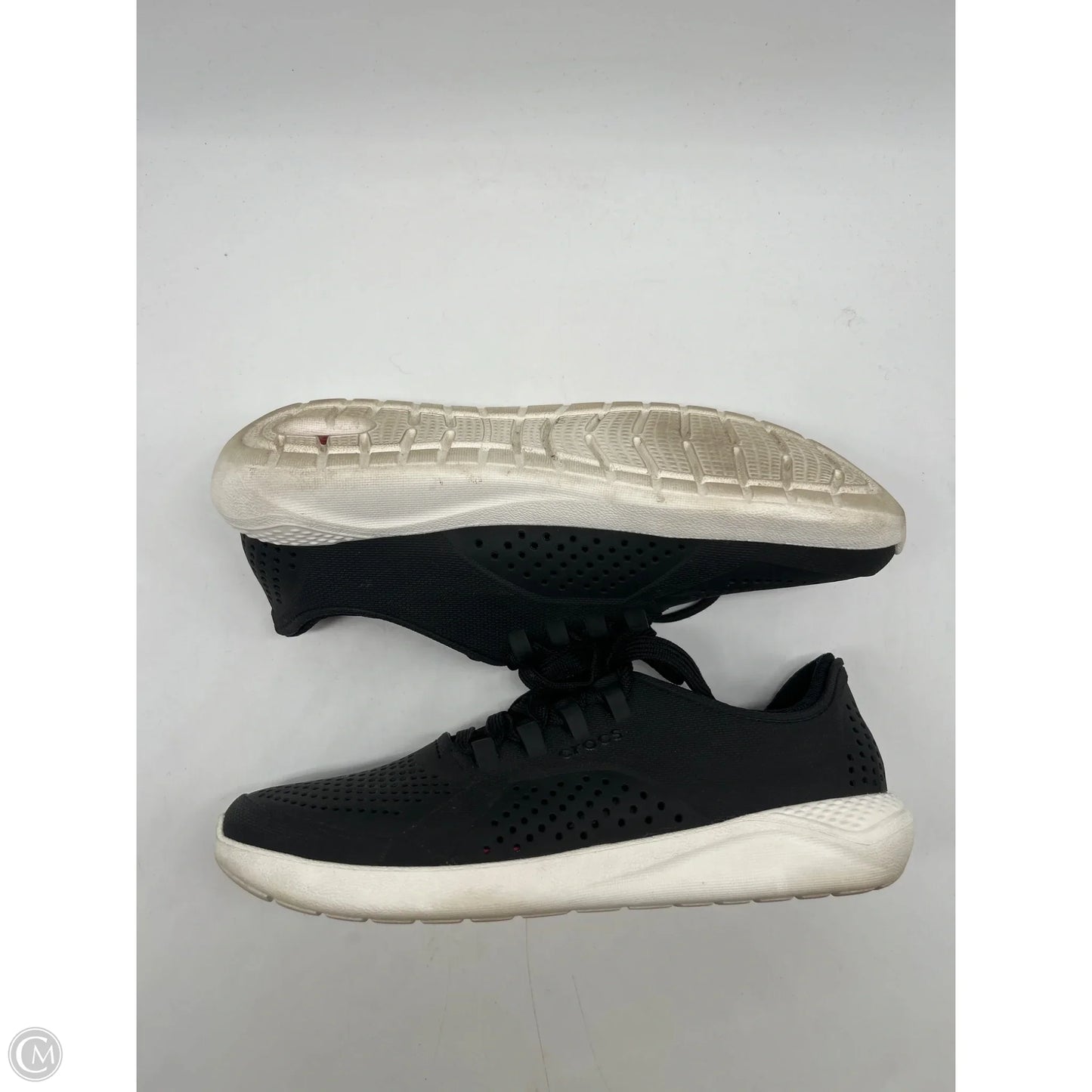 Shoes Flats By Crocs In Black, Size: 7