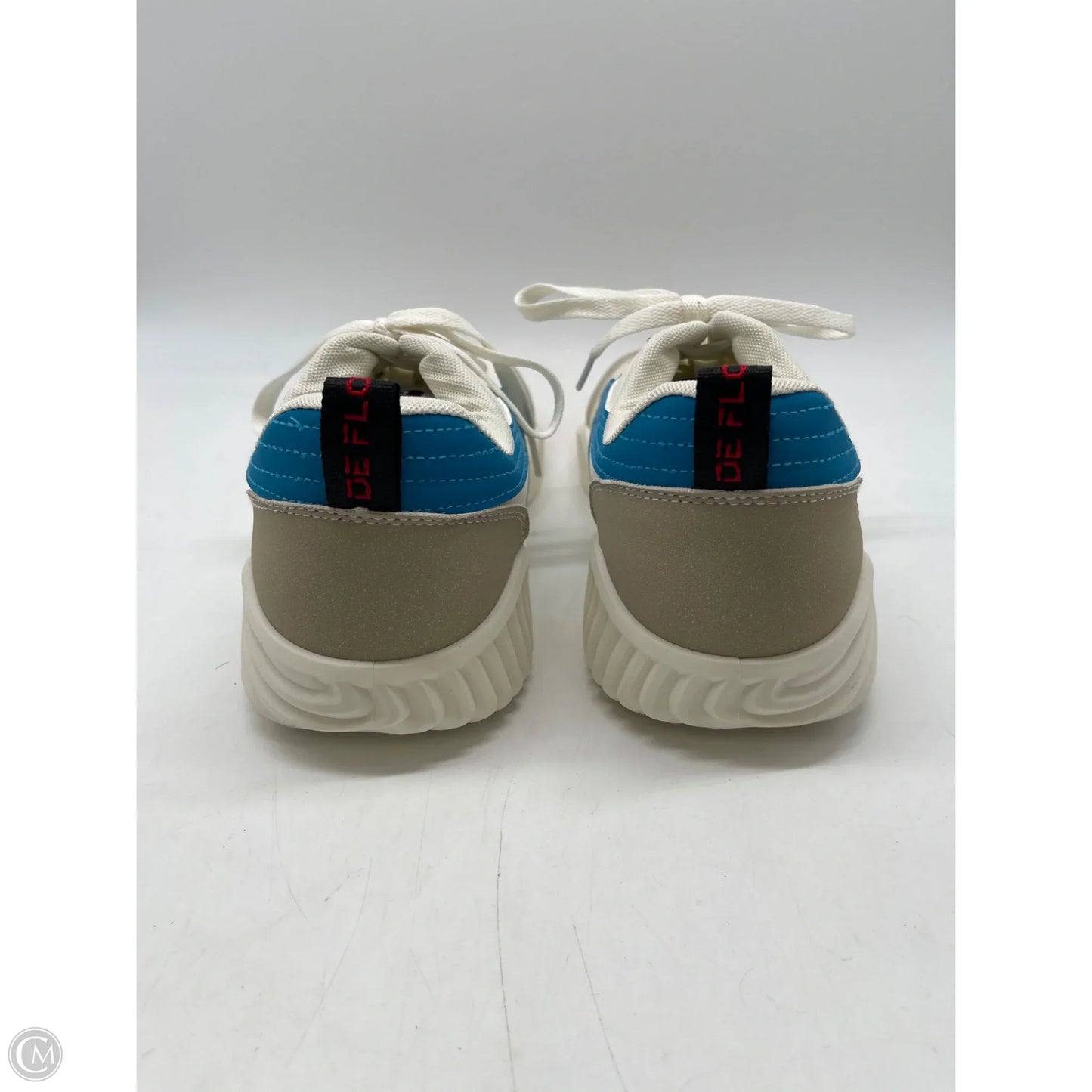 Shoes Sneakers By Clothes Mentor In White, Size: 10