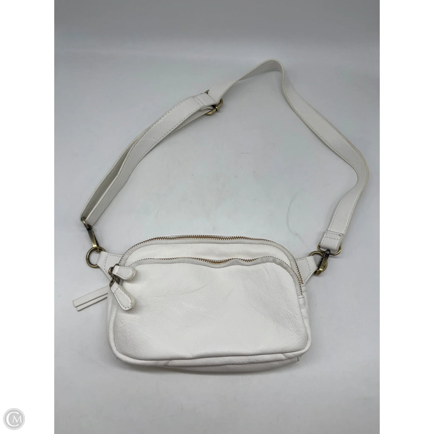 Belt Bag By Clothes Mentor, Size: Medium