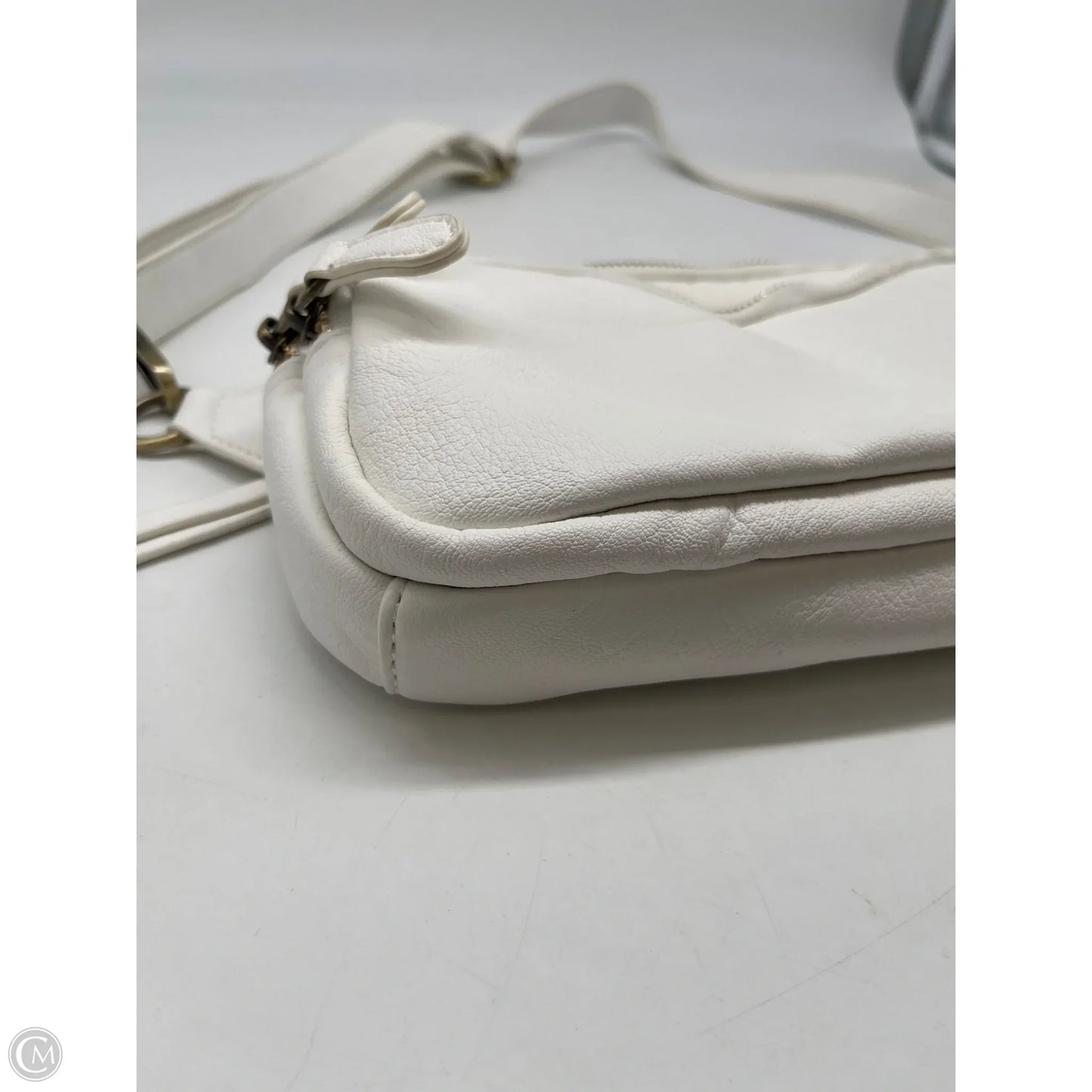 Belt Bag By Clothes Mentor, Size: Medium