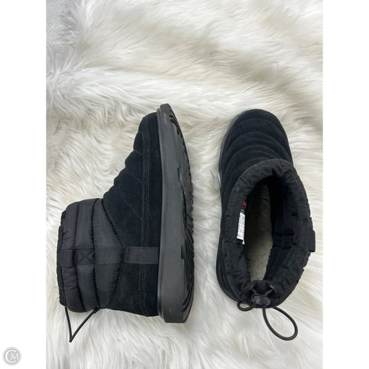Boots Designer By Ugg In Black, Size: 8