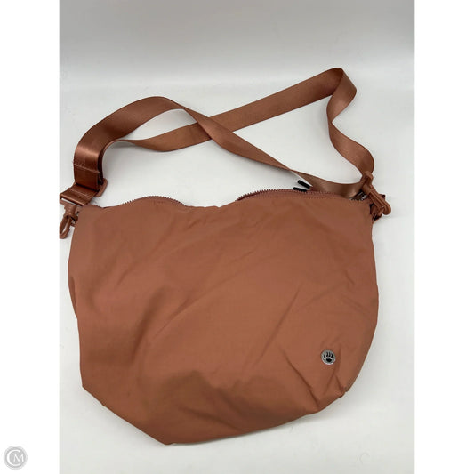 Handbag By Bearpaw, Size: Medium