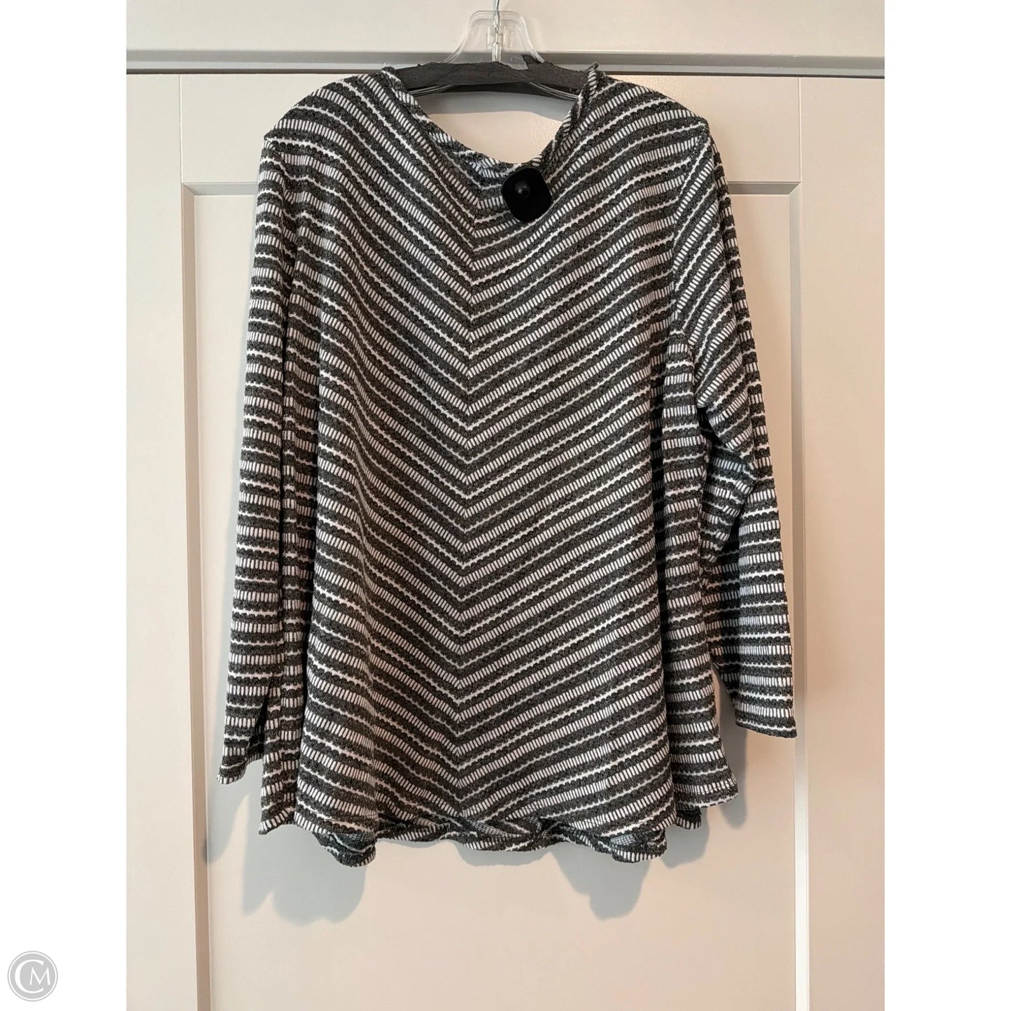 Top Long Sleeve By Avenue In Grey, Size: 3x