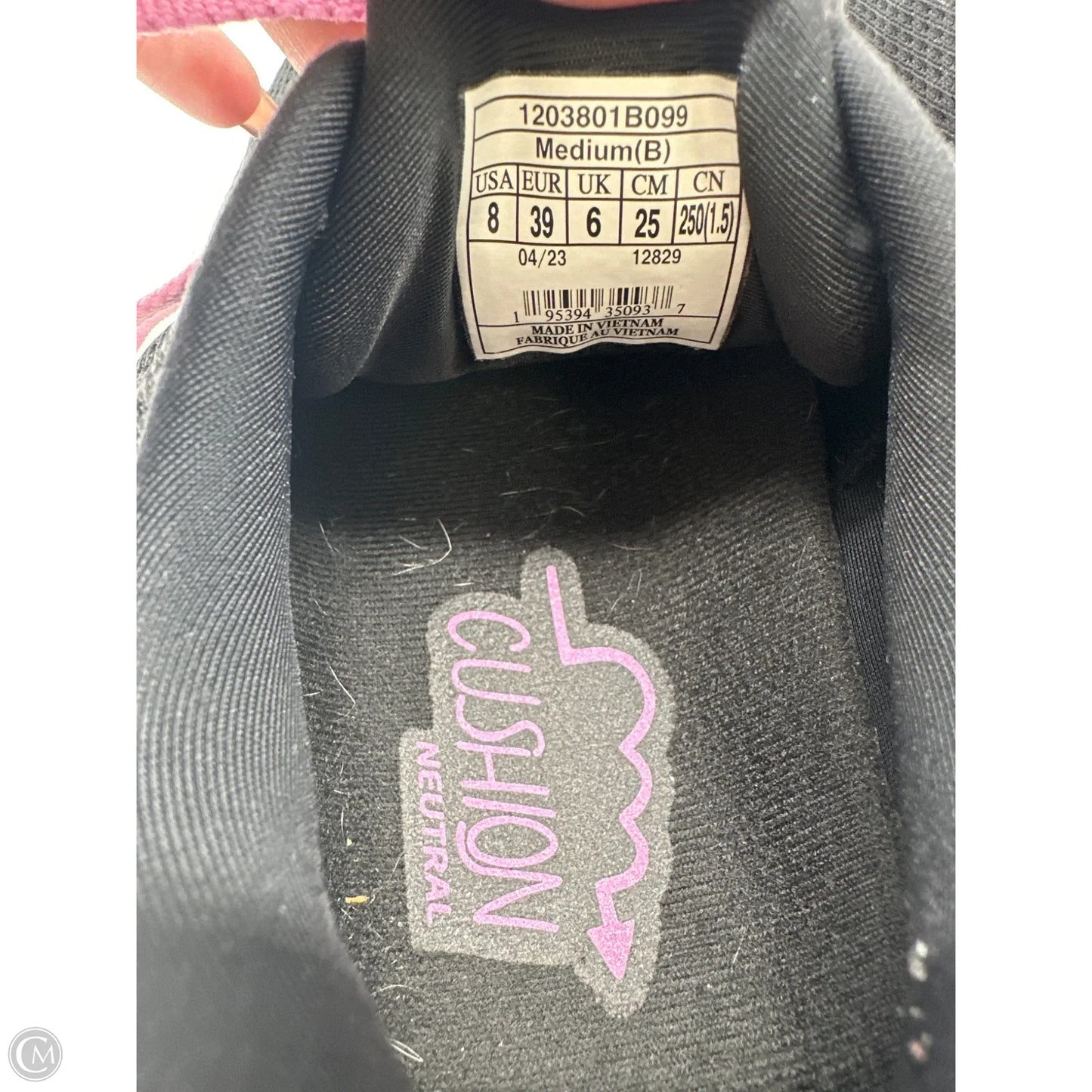 Shoes Athletic By Brooks In Black, Size: 8