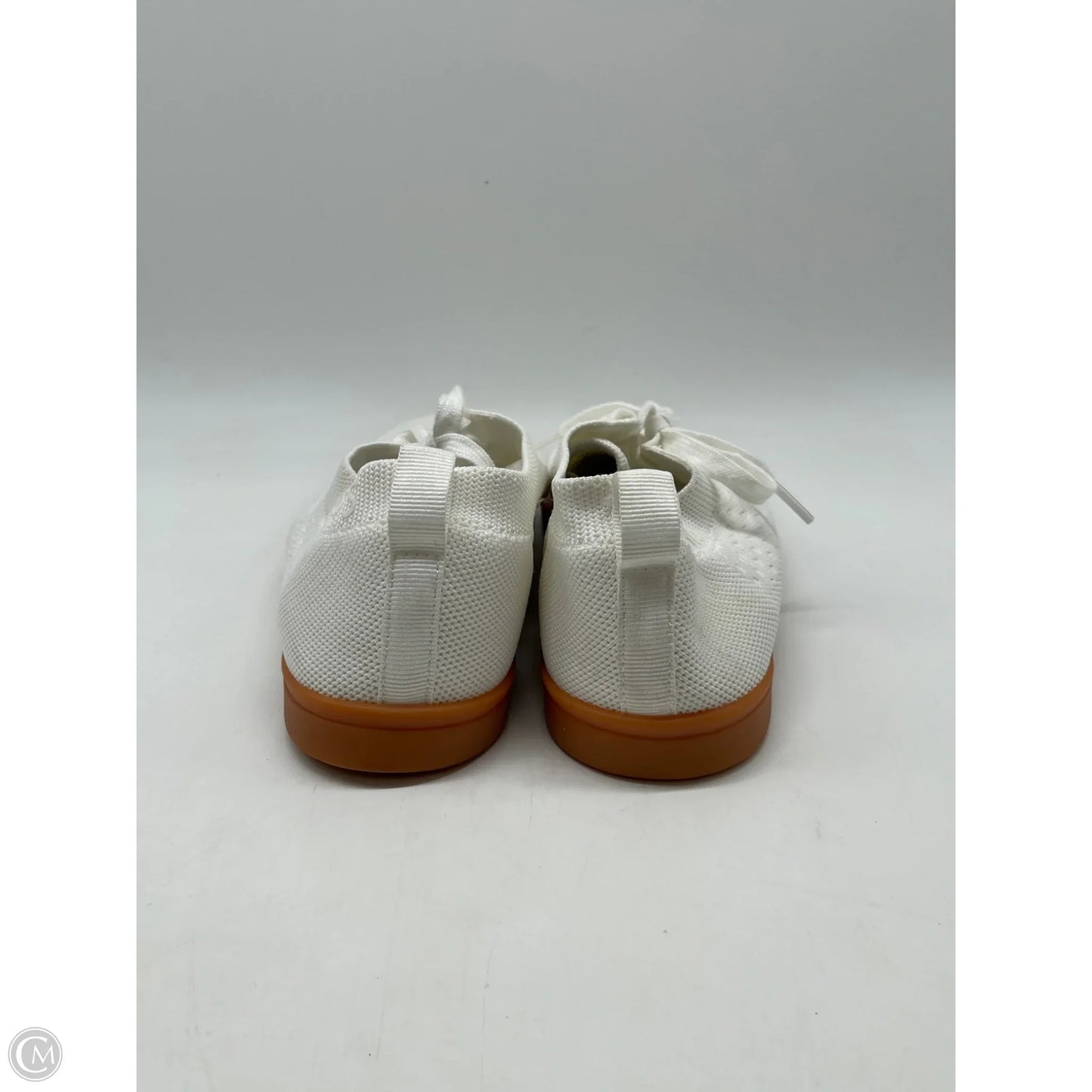 Shoes Sneakers By Clothes Mentor In White, Size: 6.5