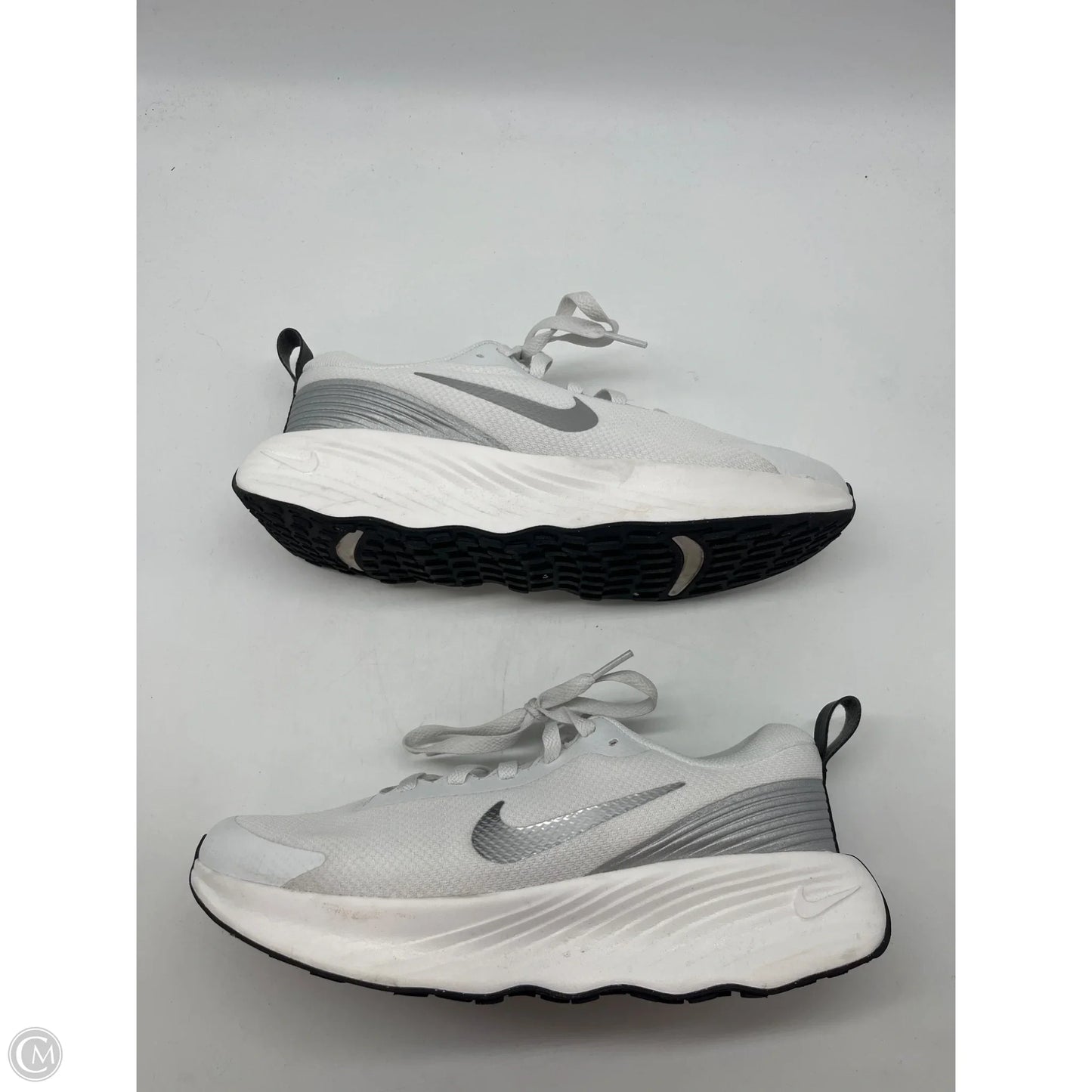 Shoes Athletic By Nike In White, Size: 8.5