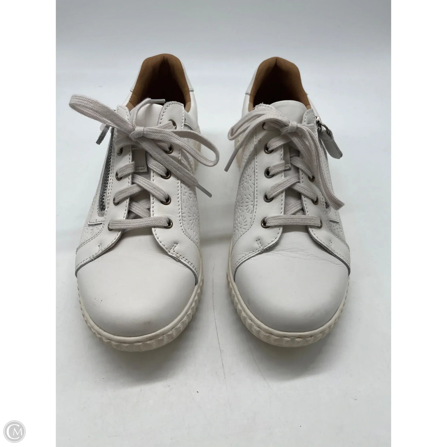 Shoes Sneakers By Clarks In White, Size: 8