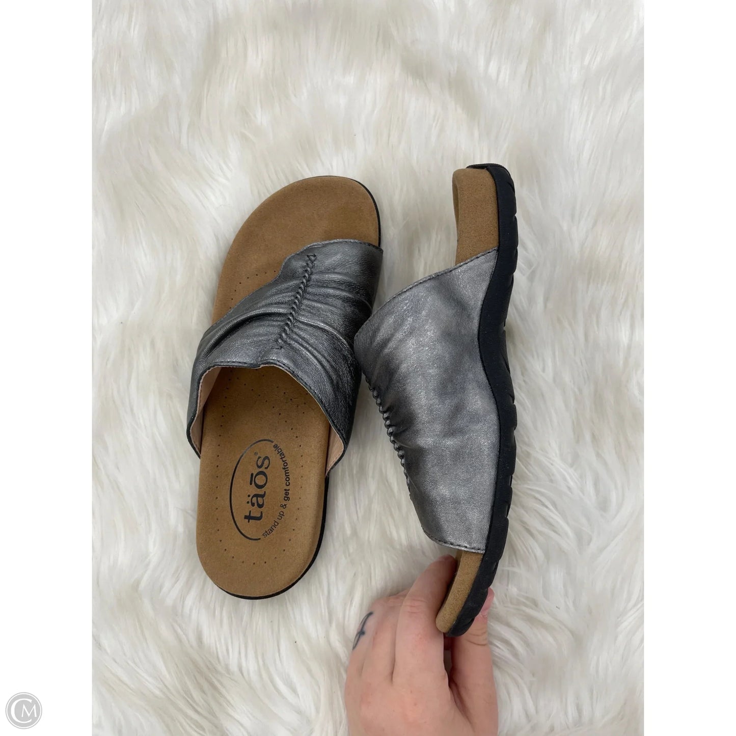 Sandals Flats By Taos In Silver, Size: 7