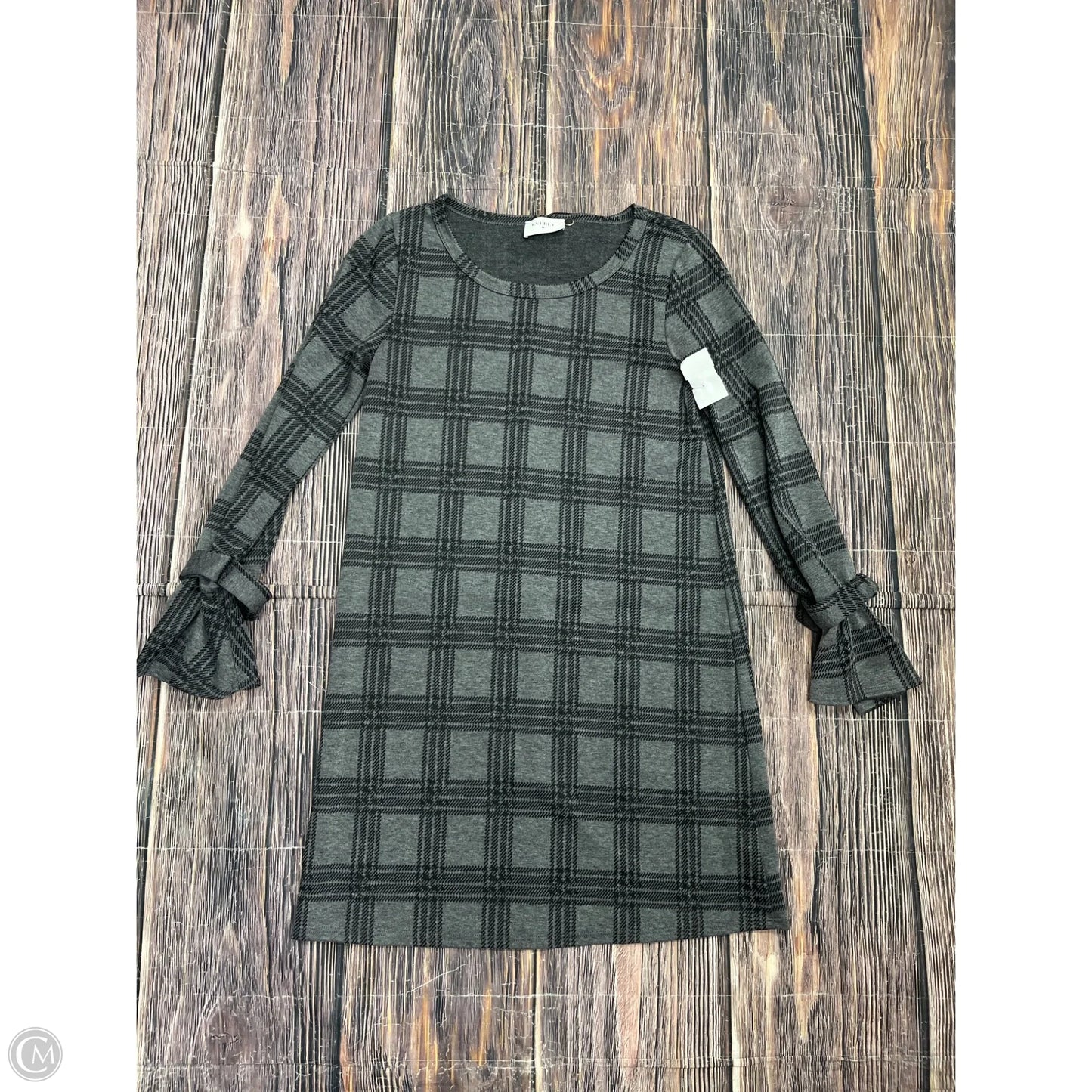 Dress Casual Short By Everly In Grey, Size: S