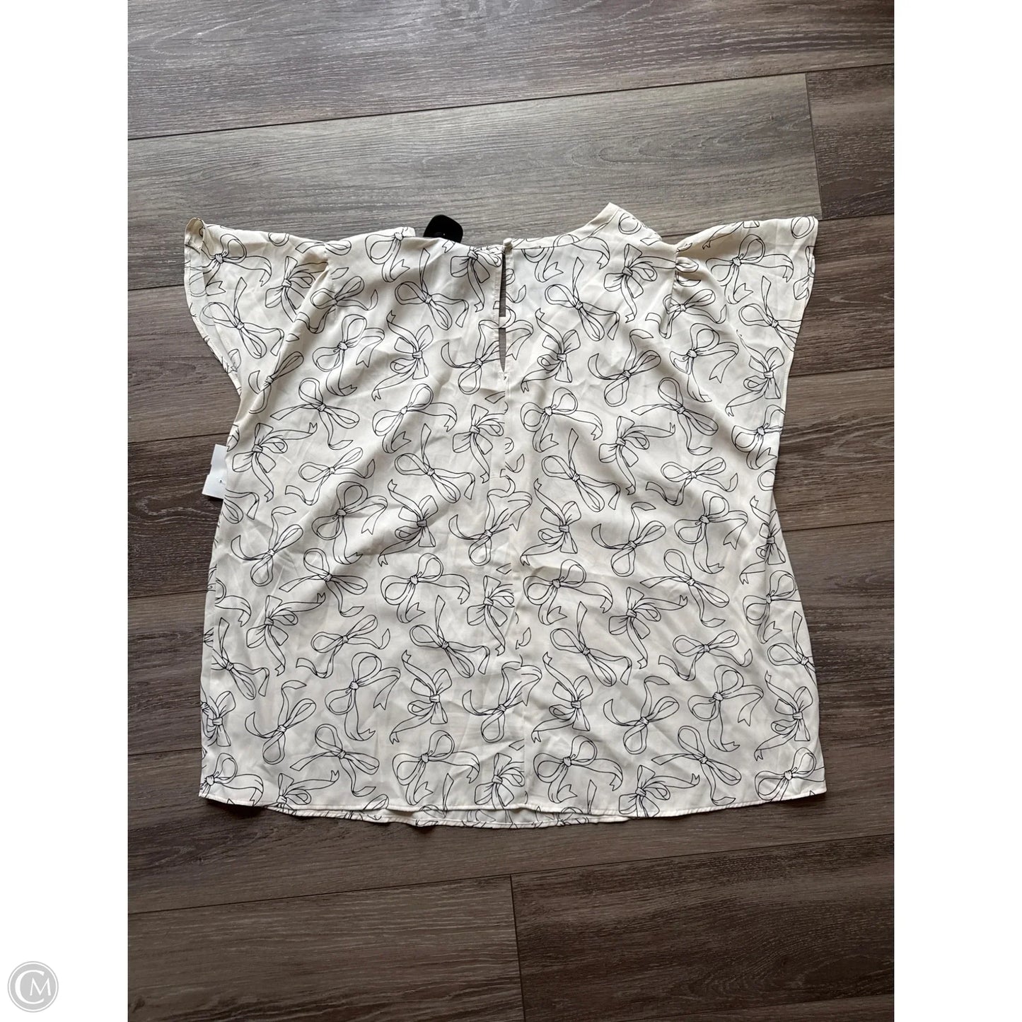 Top Short Sleeve By Torrid In Cream, Size: 2x