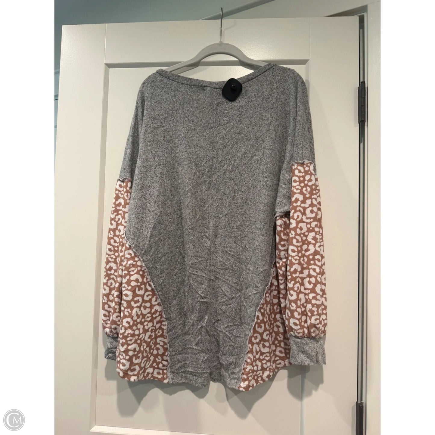 Top Long Sleeve By Haptics In Grey, Size: L