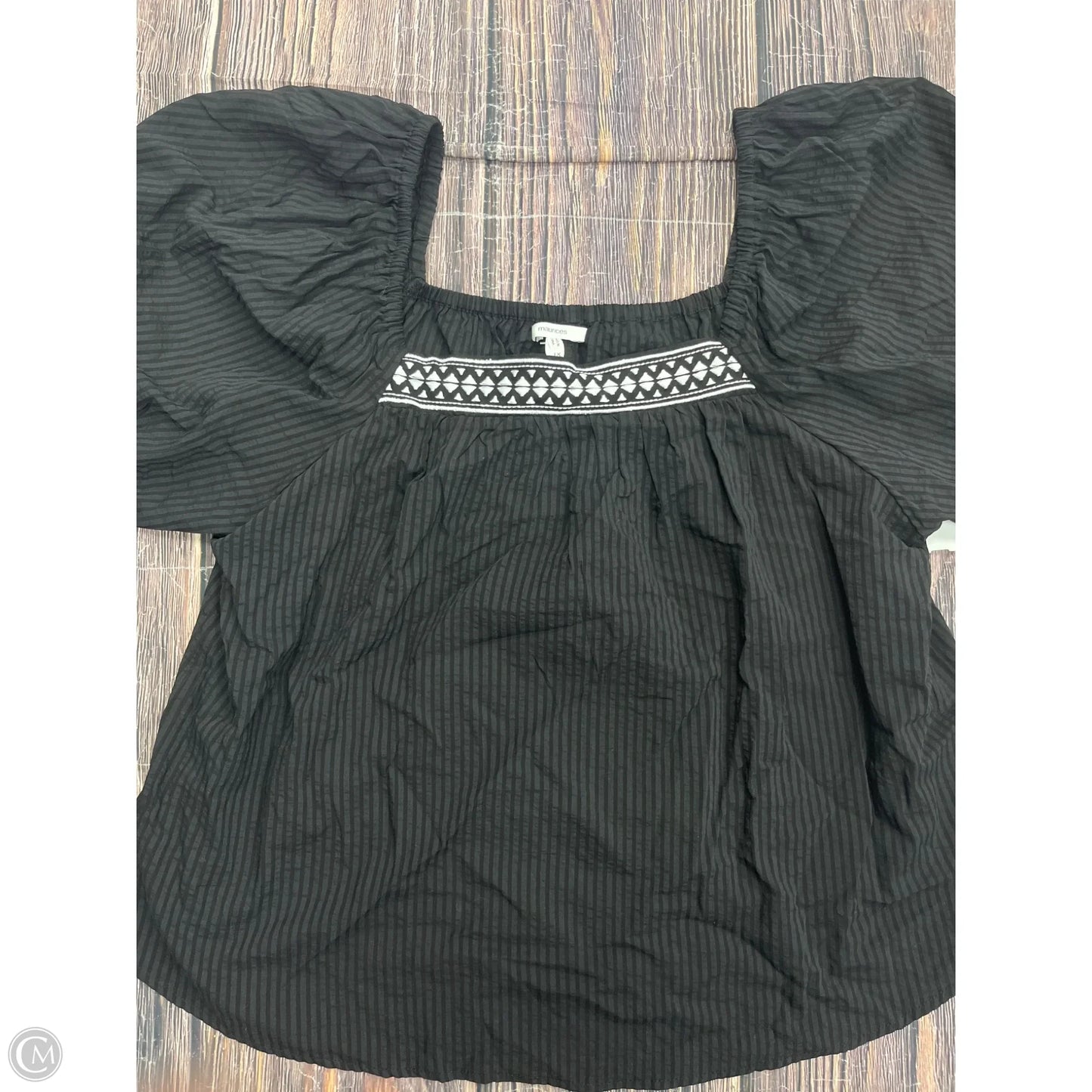 Top Short Sleeve By Maurices In Black, Size: 1x