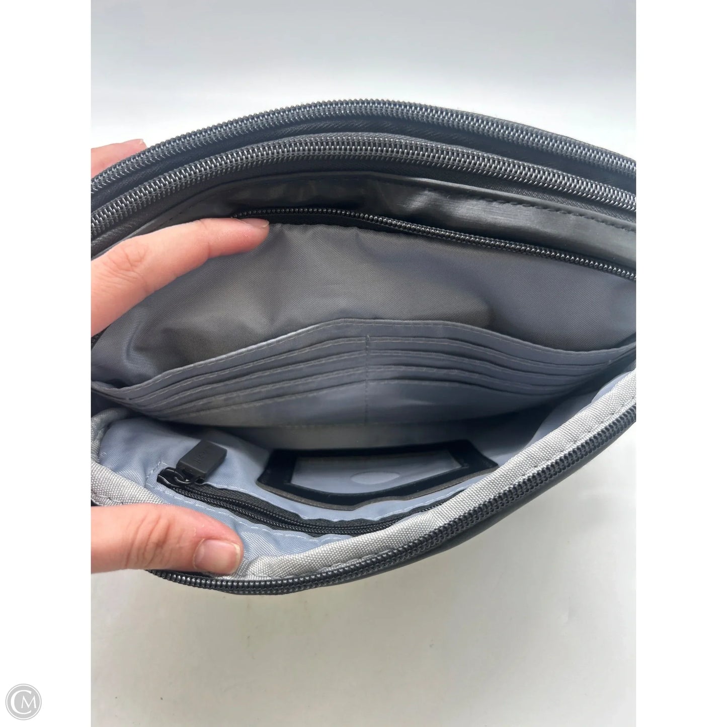 Handbag By Clothes Mentor, Size: Medium