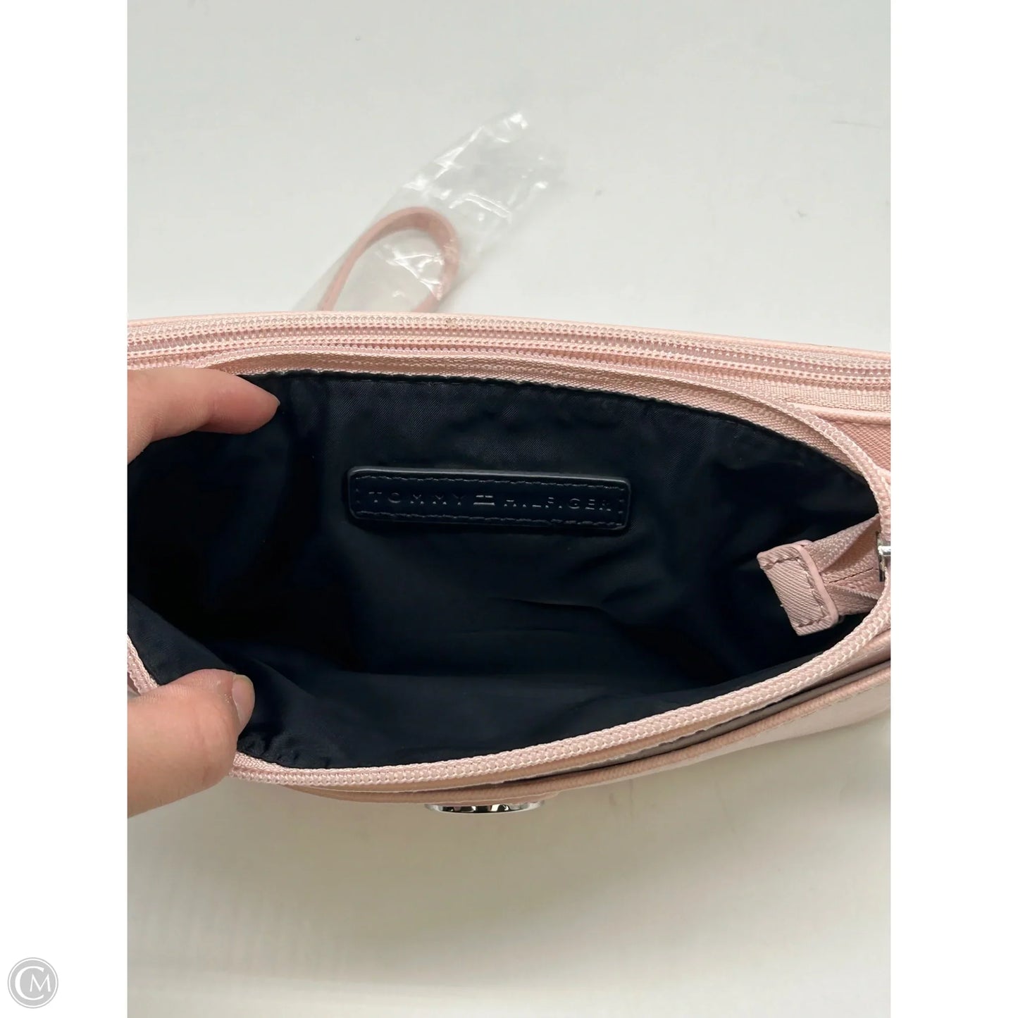 Wristlet By Tommy Hilfiger, Size: Large