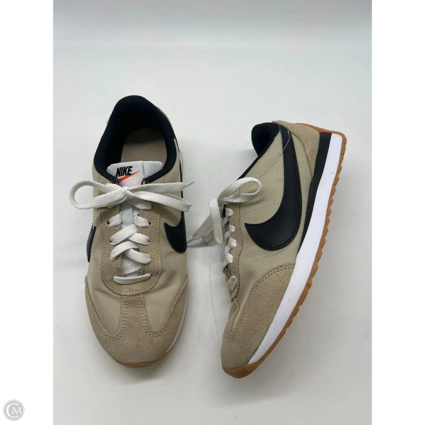 Shoes Sneakers By Nike In Black & Tan, Size: 8