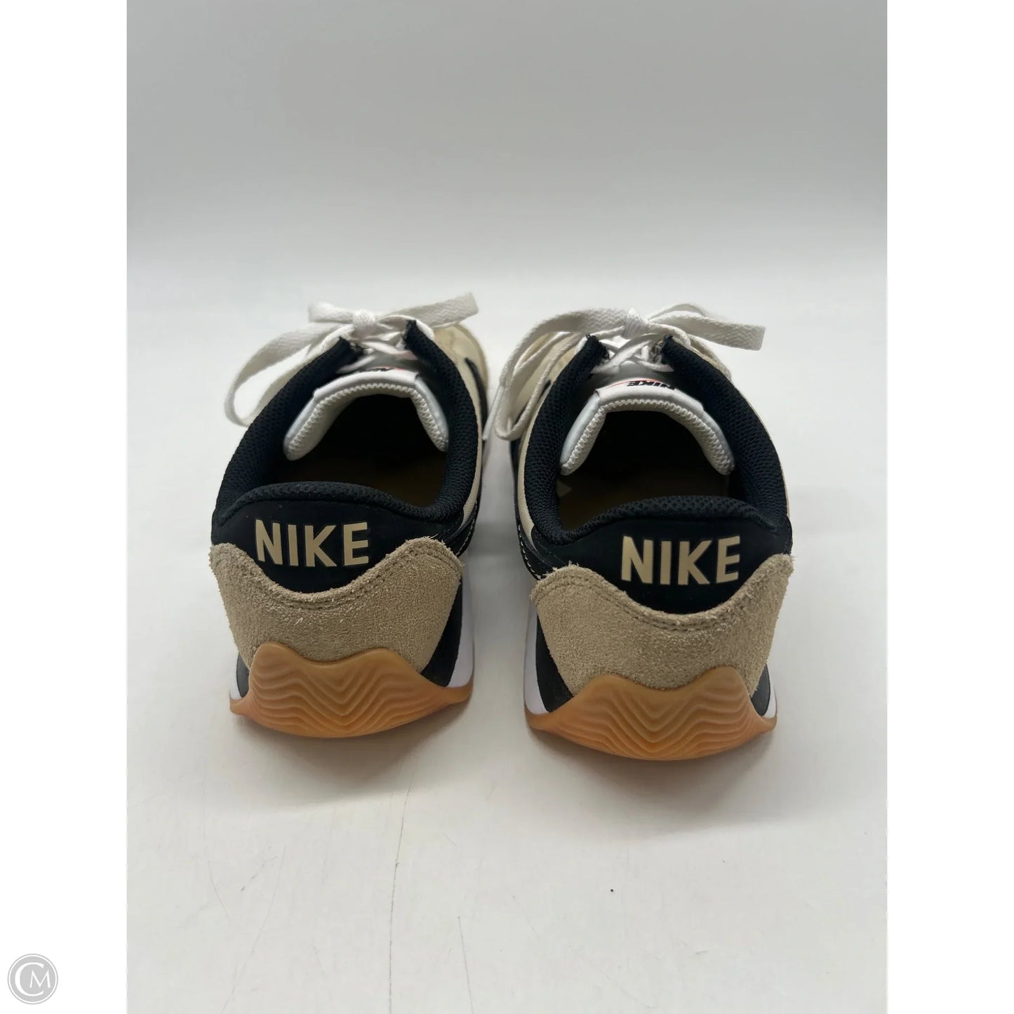 Shoes Sneakers By Nike In Black & Tan, Size: 8