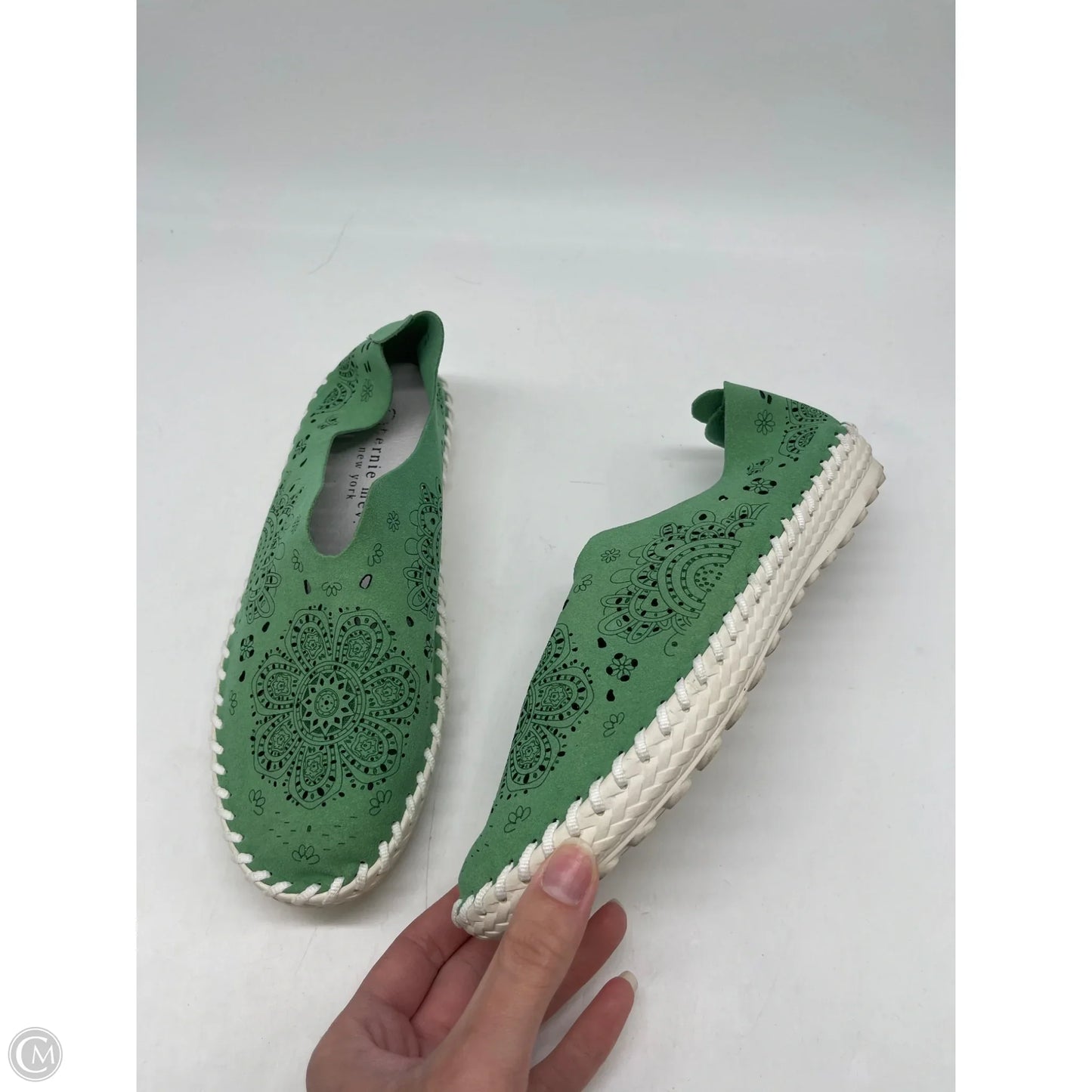 Shoes Flats By Bernie Mev In Green, Size: 8