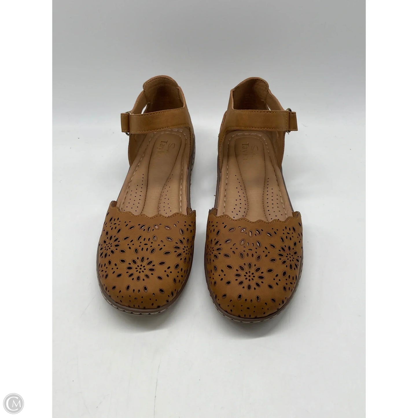 Sandals Flats By Clothes Mentor In Brown, Size: 8.5