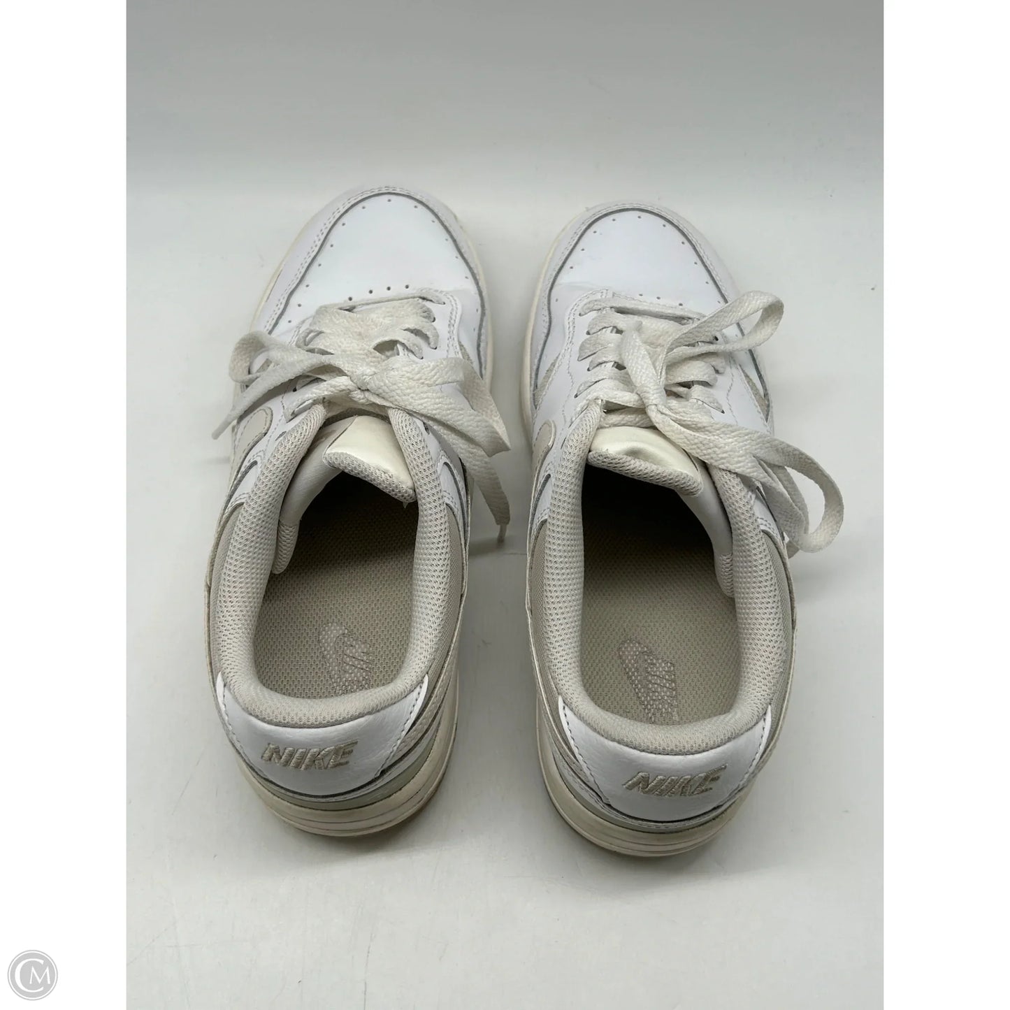 Shoes Sneakers By Nike In White, Size: 8.5