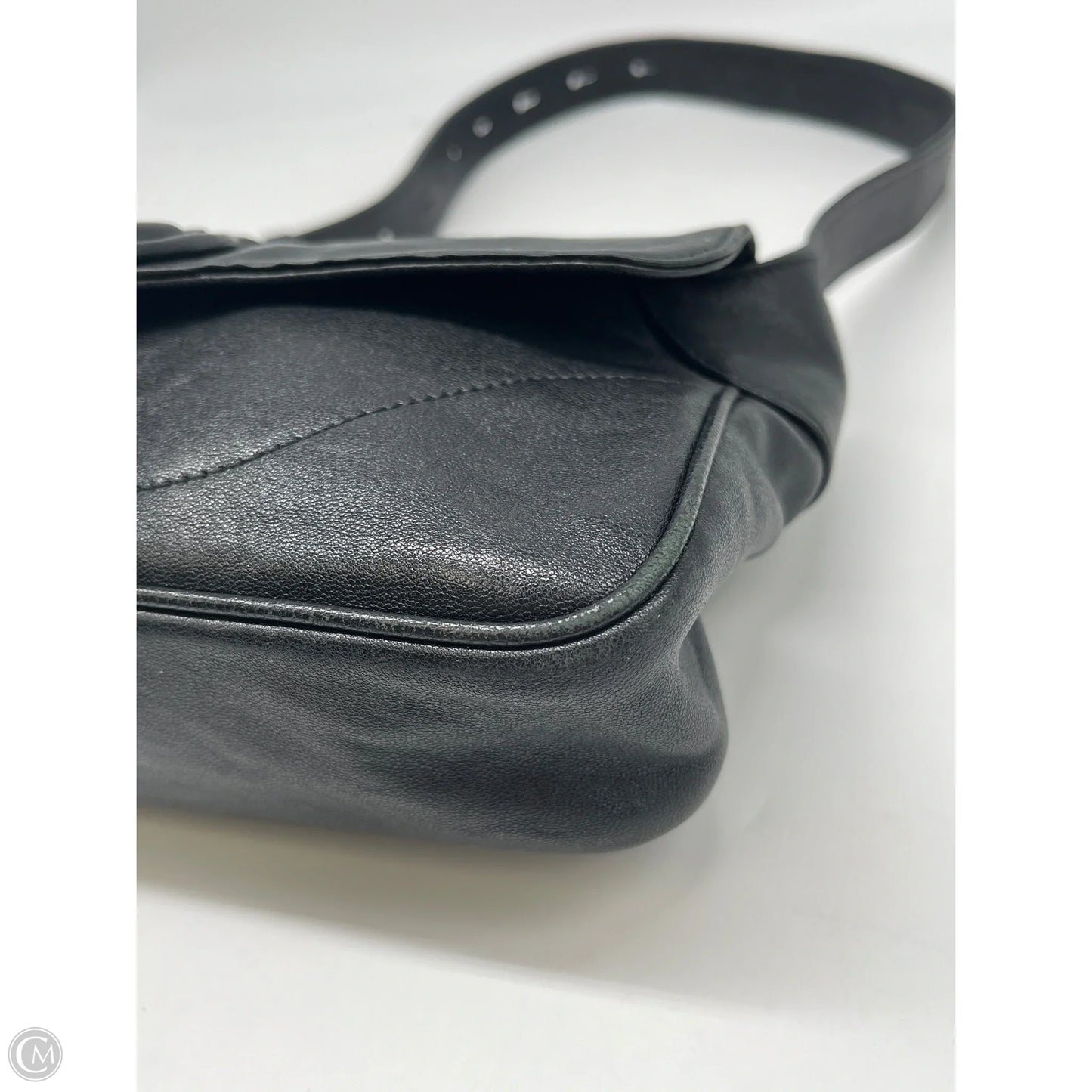 Handbag Luxury Designer By Gucci, Size: Medium