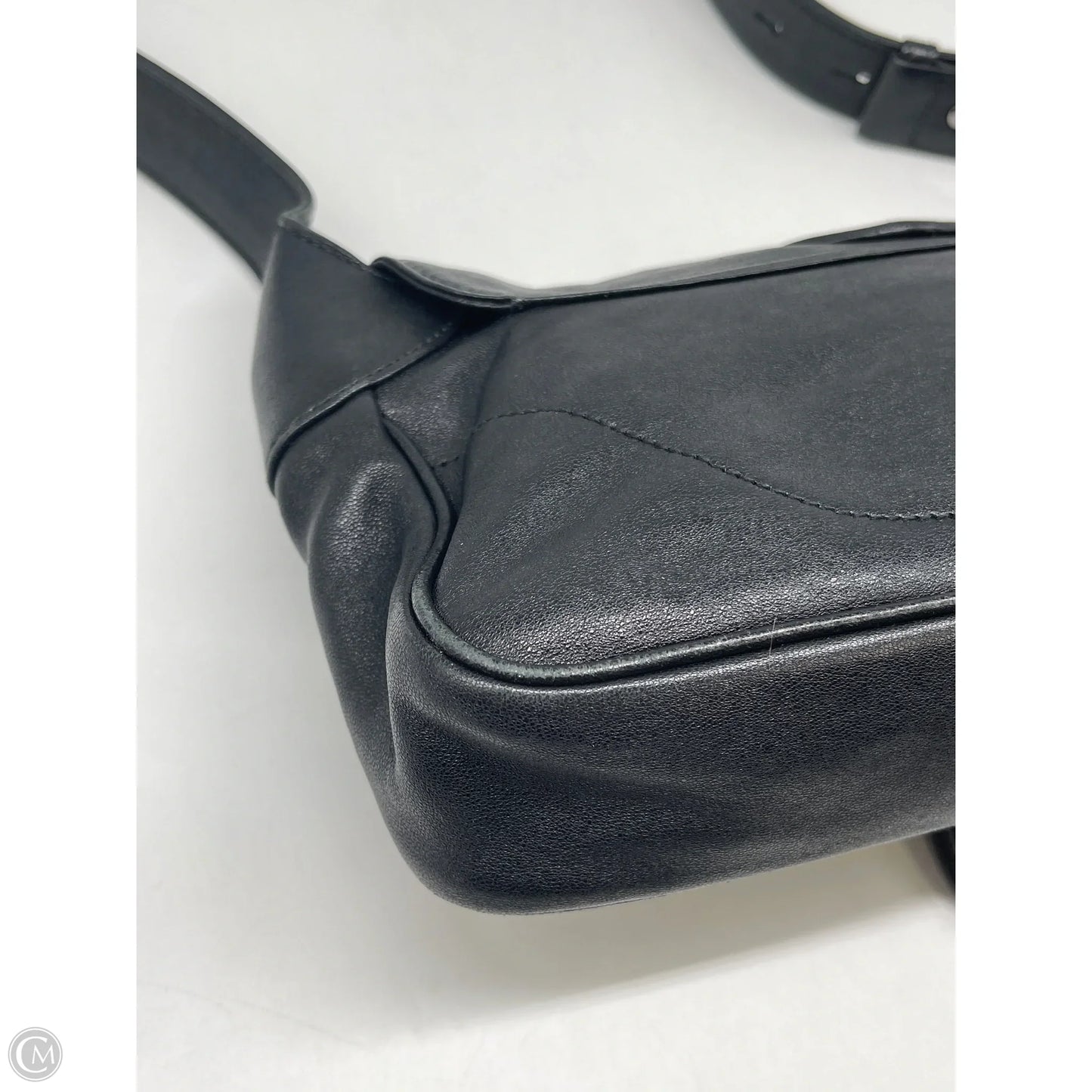 Handbag Luxury Designer By Gucci, Size: Medium