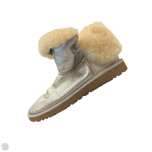 Boots Designer By Ugg In Silver, Size: 8