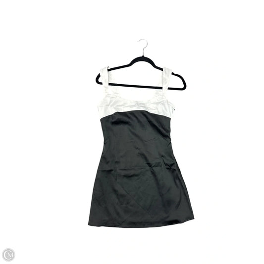 Dress Party Short By Clothes Mentor In Black & White, Size: 4