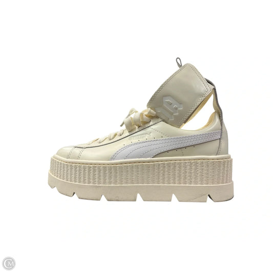 Shoes Sneakers By Puma In White, Size: 7.5