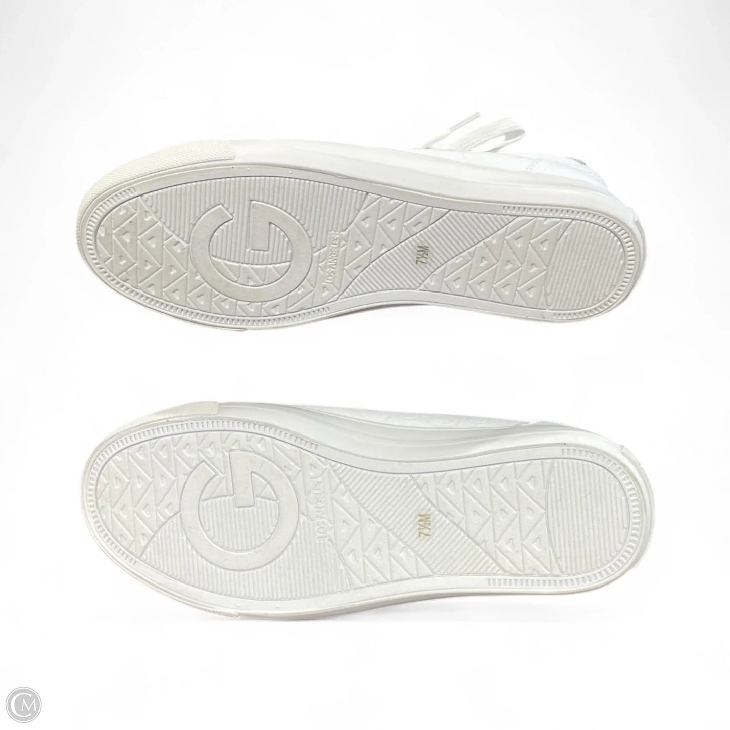 Shoes Sneakers By Clothes Mentor In Gold & White, Size: 7.5
