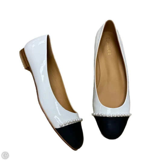 Shoes Flats By Clothes Mentor In Black & White, Size: 6.5
